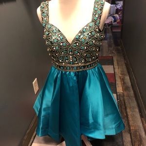 Macduggal cocktail dress
